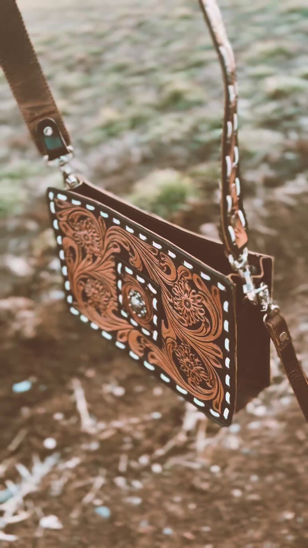 Heritage Grace Tooled Leather Purse